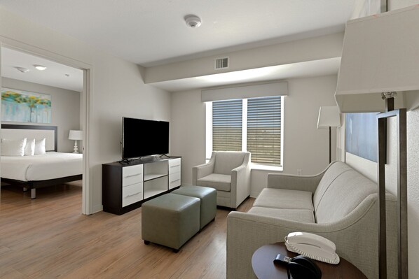 2 Schlafzimmer, Schreibtisch, Bügeleisen/Bügelbrett, kostenloses WLAN