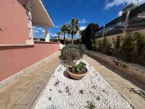 Front of property - Villa Amos Marzamemi San Lorenzo (San Lorenzo)