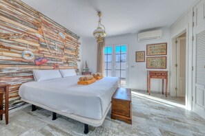 2 chambres, fer et planche à repasser, Wi-Fi gratuit, draps fournis