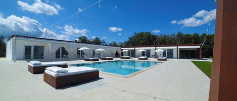 Seasonal outdoor pool