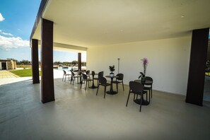 Khu ẩm thực ngoài trời