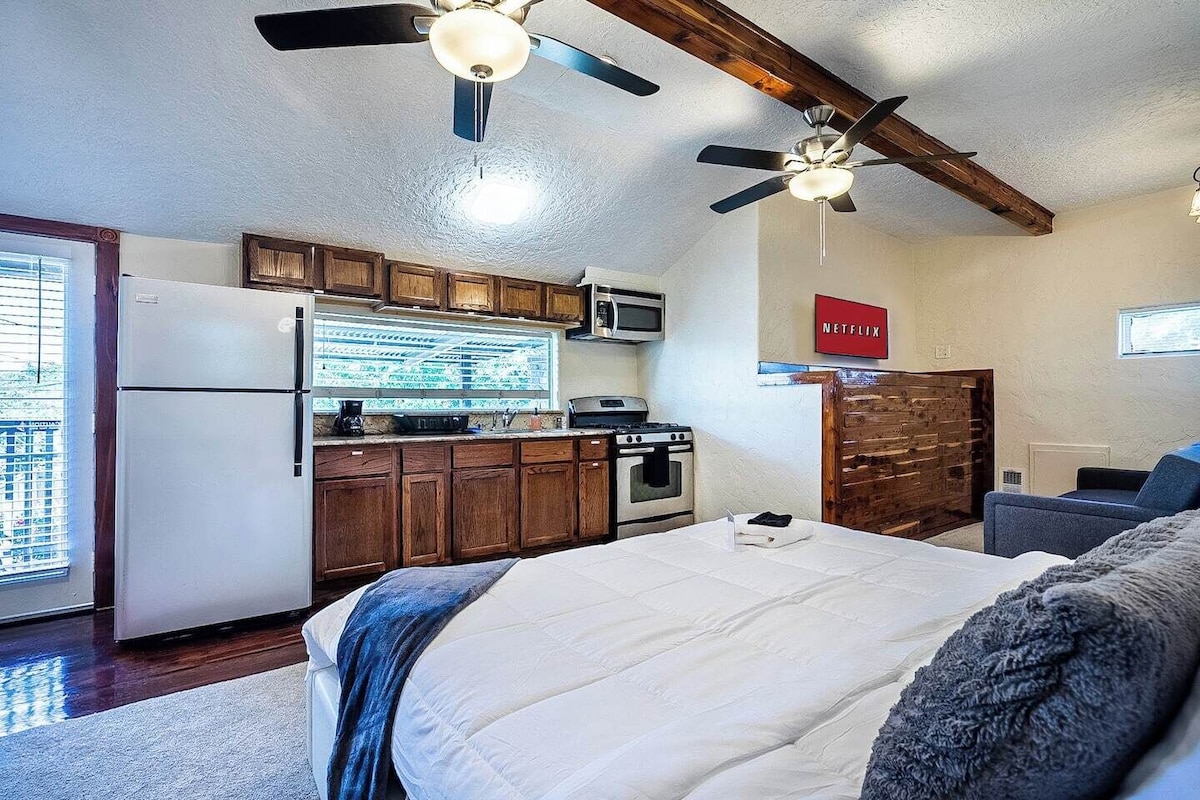Photo 15 of Texas Big + Pool + Hottub + Bar + 8 bedroom+ Ping Pong + Mother-in-Law Suite