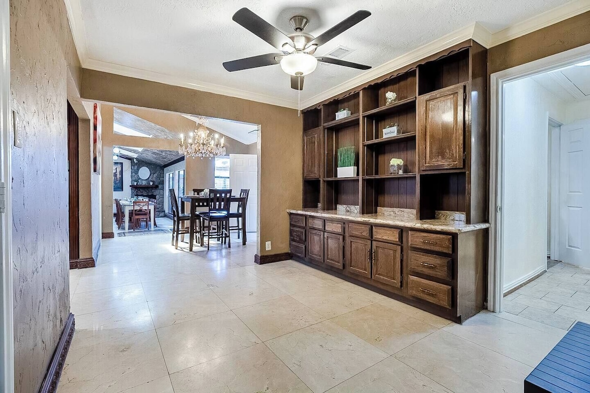 Photo 36 of Texas Big + Pool + Hottub + Bar + 8 bedroom+ Ping Pong + Mother-in-Law Suite