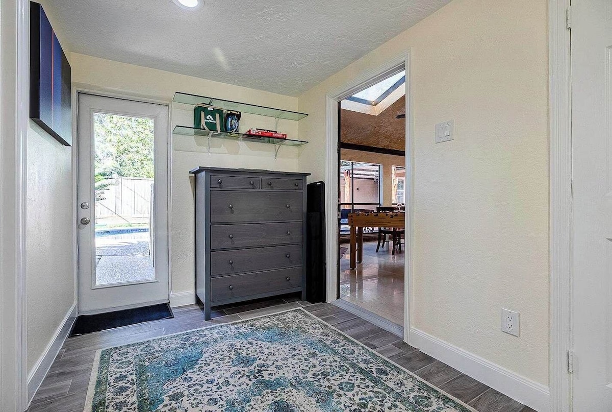 Photo 37 of Texas Big + Pool + Hottub + Bar + 8 bedroom+ Ping Pong + Mother-in-Law Suite