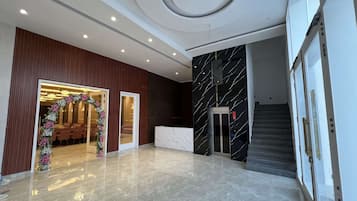 Quầy tiếp tân