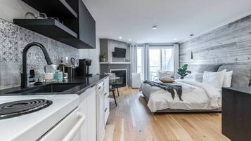 Kühlschrank, Mikrowelle, Ofen, Herdplatte