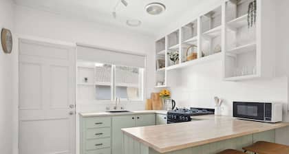 Cosy Townhouse in the Heart of Geelong West