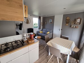 Kylskåp och diskmaskin