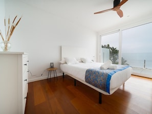 4 bedrooms, free WiFi - Contemporary house with private pool on Costa Brava (Roses)