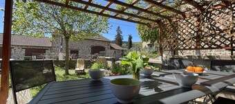 Spacious cottage with garden, pets allowed