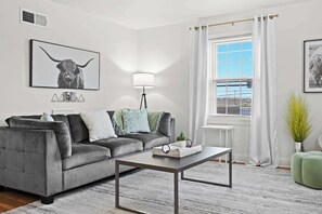 TV, offices - Spacious 11BR Home for Derby with Private Parking! (Louisville)