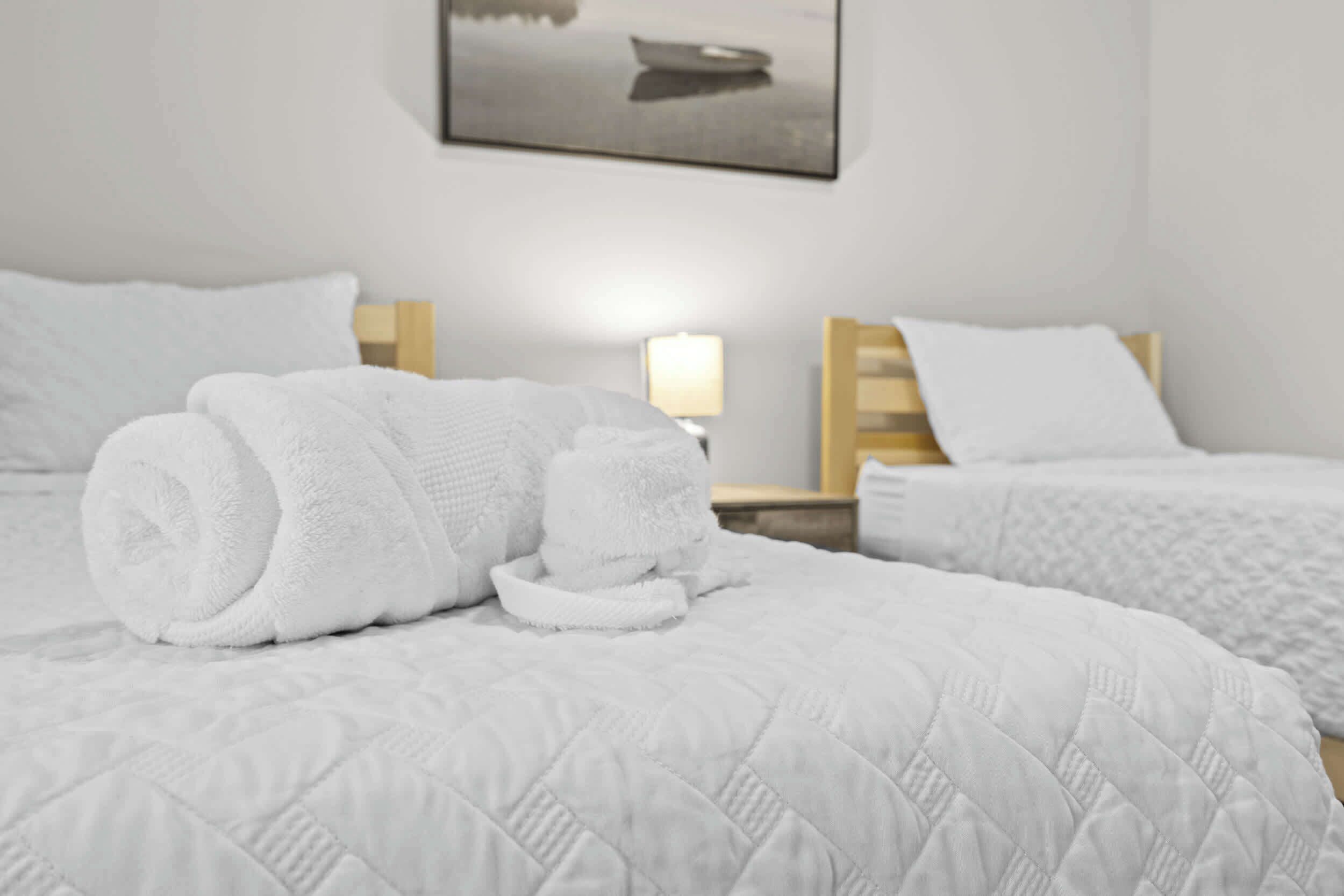 4 habitaciones, tabla de planchar con plancha, wifi y ropa de cama 