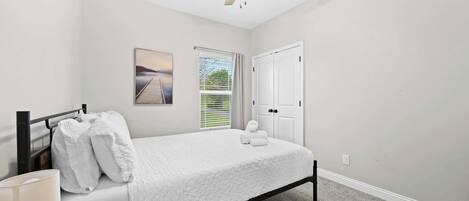 4 bedrooms, WiFi, bed sheets