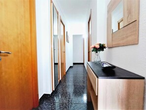 Interior - 2-Bedroom Apartment Near the Beach in Salou (Salou)