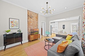 Télévision, cheminée