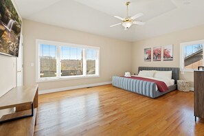 4 camere, una scrivania, ferro/asse da stiro, Wi-Fi