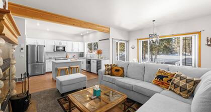 Birdie Glen Retreat - Golf course getaway with hot tub and office