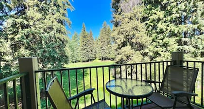 Birdie Glen Retreat - Golf course getaway with hot tub and office