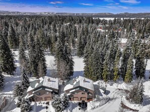 Exterior - Birdie Glen Retreat - Golf course getaway with hot tub and office (McCall)