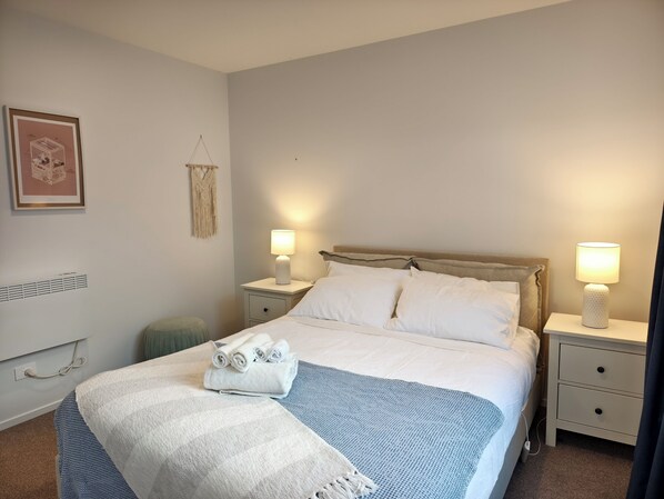 2 bedrooms, desk, iron/ironing board, free WiFi