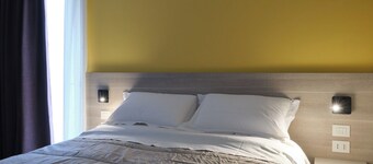 Room-double Room With Special Accesses i