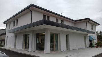 Zimmer, 1 Schlafzimmer, barrierefrei | Aussenbereich