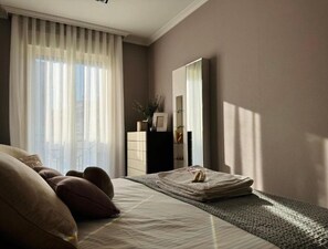 2 dormitoris, planxa i posts de planxar, wifi i roba de llit 