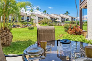 Outdoor dining - Hale Kamaole 113 - Relax and Enjoy the Beach (Kihei)