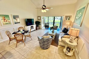 TV, mesa de pingue-pongue