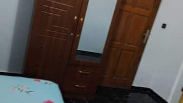 Fer et planche Ă repasser, Wi-Fi, draps fournis