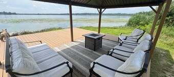 Ultimate Lakeside Getaway on 5 Acres - Private Dock, Kayaks, Fire Pit - Sleeps 9