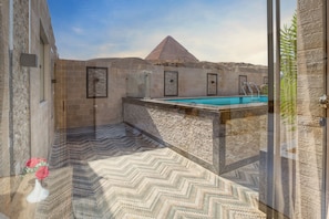 Deluxe Room | In-room safe, desk, blackout drapes, soundproofing - Beyond Pyramids Hotel (Giza)
