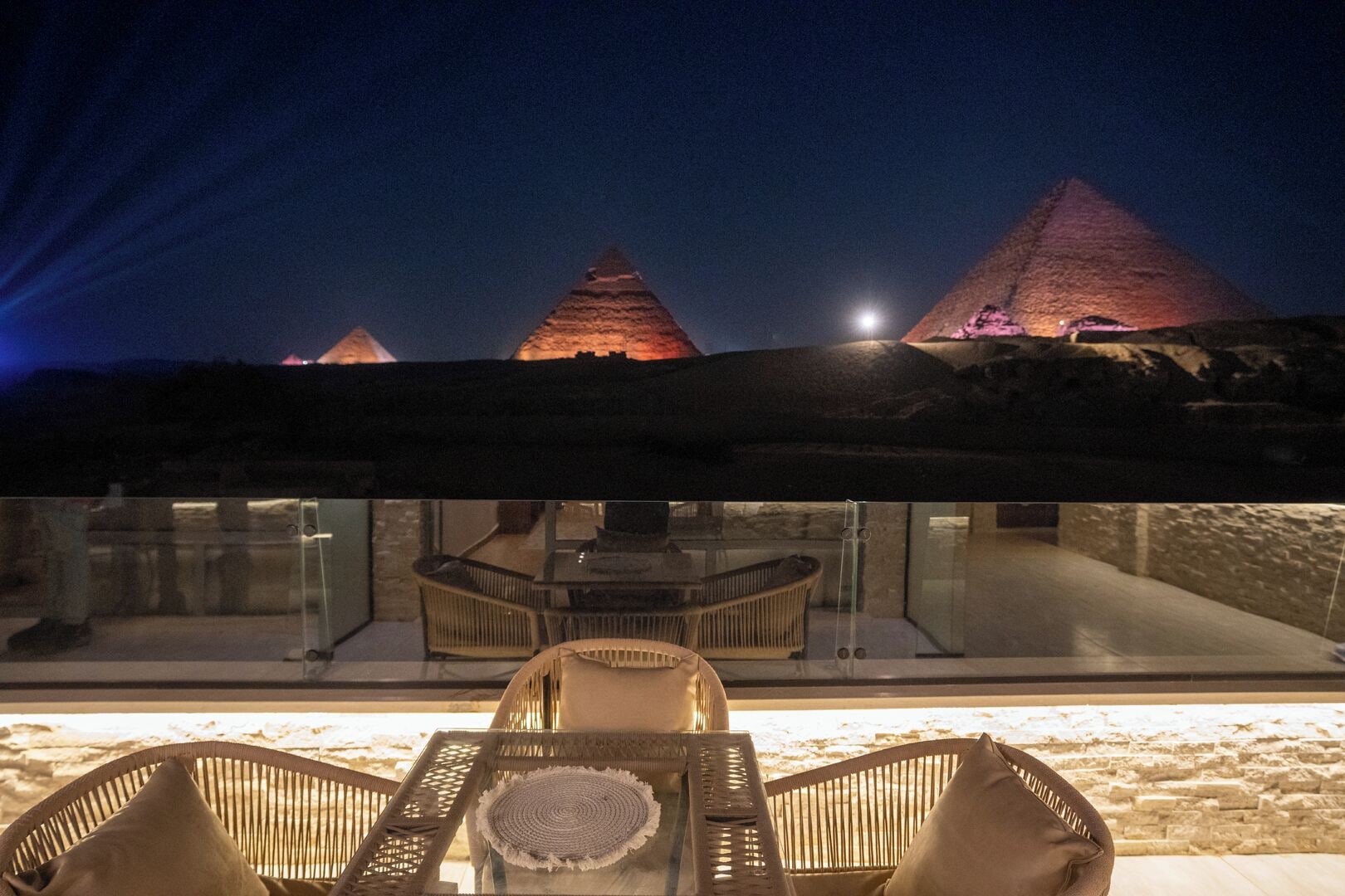 Habitación de lujo, 1 cama de matrimonio grande | Caja fuerte, escritorio, cortinas opacas y tabla de planchar con plancha