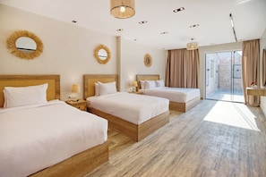 Deluxe Room | In-room safe, desk, blackout drapes, soundproofing - Beyond Pyramids Hotel (Giza)