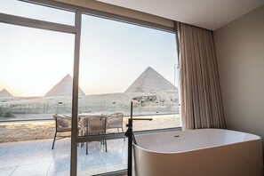 1 bedroom, in-room safe, desk, blackout curtains