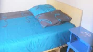 2 slaapkamers, een strijkplank/strijkijzer