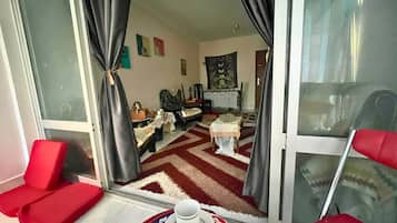 Shared Dormitory, 1 Bedroom, Smoking, Balcony | Living room