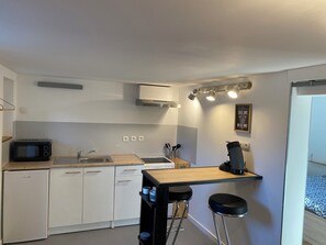 Private kitchen - Apartment 2 people -Poncin (Poncin)