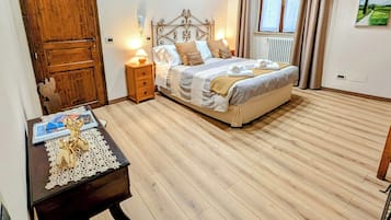 1 chambre, espace de travail pour ordinateur portable