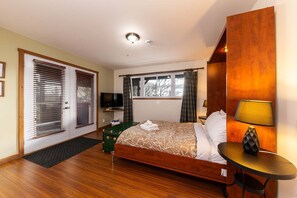 7 chambres, fer et planche à repasser, Wi-Fi, draps fournis