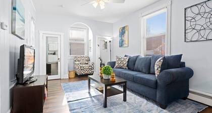 Cozy 1BR Beach Retreat - Walk to Beach w/ Parking