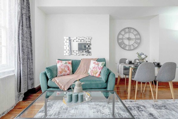 TV - Fantastic 1 Bedroom Apartment Just Off Marble Arch (Greater London)