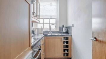 Microwave, oven, stovetop, coffee/tea maker