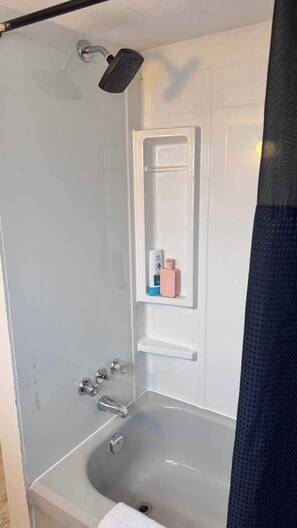 Shower, hair dryer, towels - Stylish City Base for Groups and Families (Halifax)