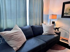 TV, offices - Stylish City Base for Groups and Families (Halifax)