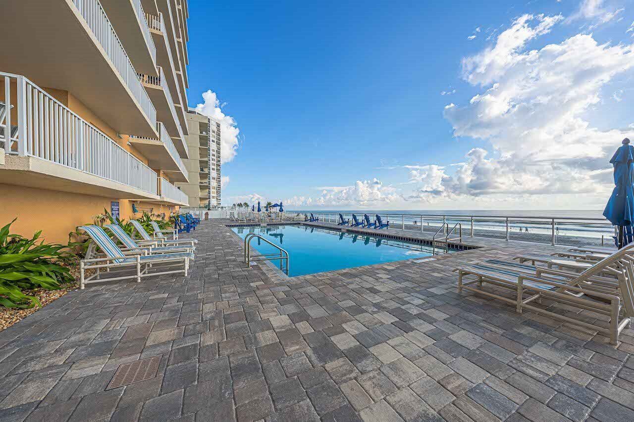 Een verwarmd zwembad