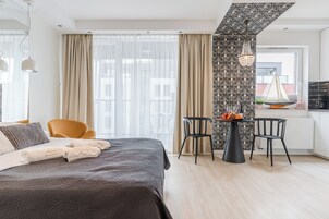 Studio Comfort - balkong | Individuell inredning, strykjärn/strykbräda, gratis wi-fi och sängkläder
