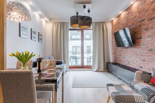 Lägenhet Comfort - 1 sovrum - balkong - utsikt mot floden | Individuell inredning, strykjärn/strykbräda, gratis wi-fi och sängkläder