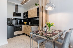 Comfort Apartment, 1 Bedroom, Balcony, River View | Private kitchen | Stovetop, dishwasher, coffee/tea maker, electric kettle - Hopfen by Little Heaven (Gdansk)