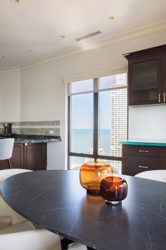 Luxury Designer Penthouse 3803 | Pool | Gold Coast